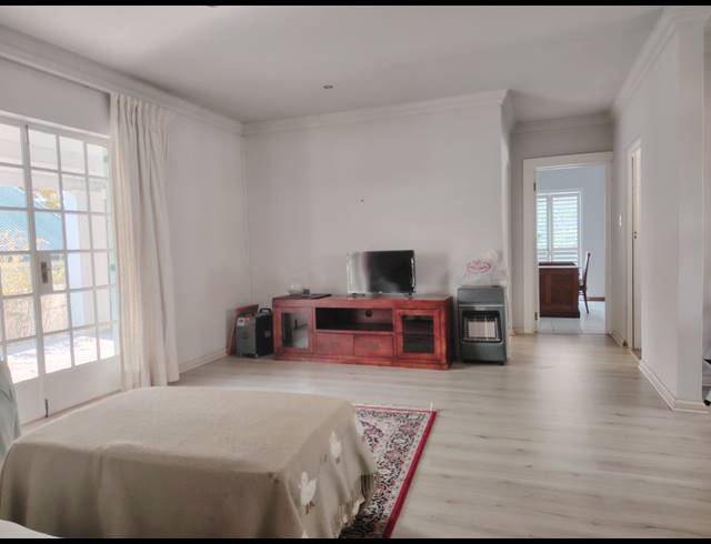 3 BEDROOM FREEHOLD FOR SALE IN VORNA VALLEY